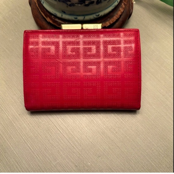 GIVENCHY Wallet Red Brand Logo Leather Kiss-Lock Coin Purse - Picture 2 of 7